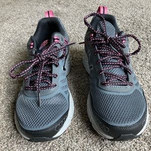 New Balance 573 All terrain Ultra soft Shoes size 8 Pink MSRP $70 Perfect Condit